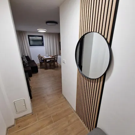 Suterenovy Stary Smokovec Apartment *