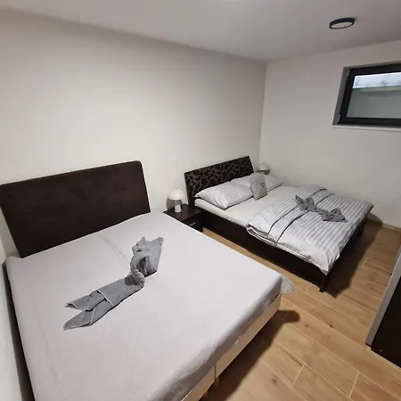 Suterenovy Stary Smokovec Apartment